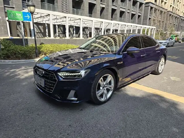 Audi A7L 2024, 24 000 км