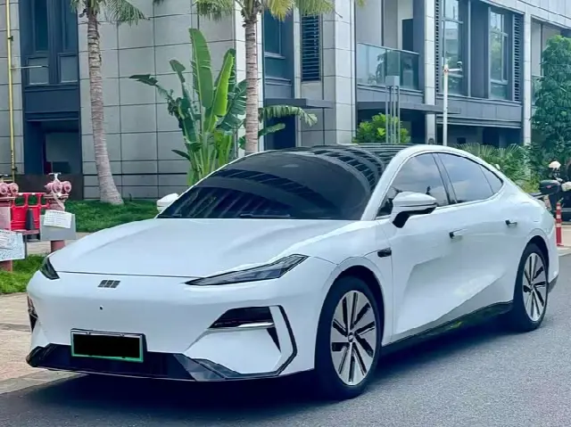 Geely Galaxy E8 2024, 60 000 км