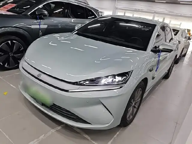 BYD Qin L 2025, 11 900 км