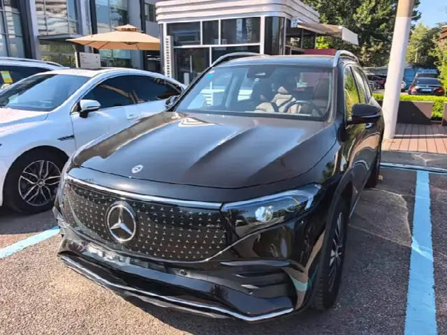 Mercedes-Benz EQB 2025, 16 000 км