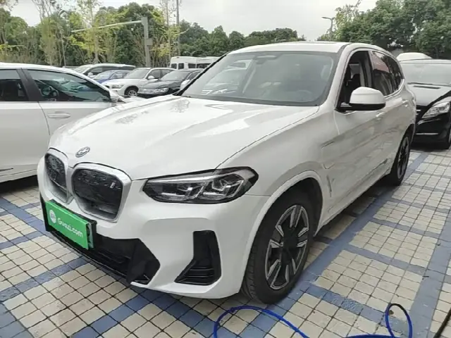 BMW iX3 2024, 79 400 км