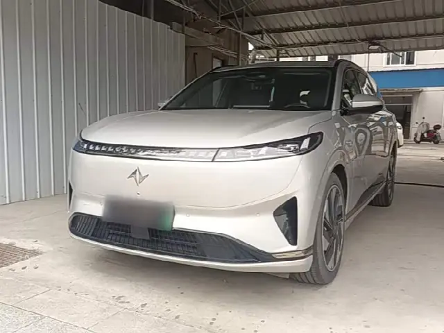 Dongfeng Yipai eπ 008 2024, 33 200 км