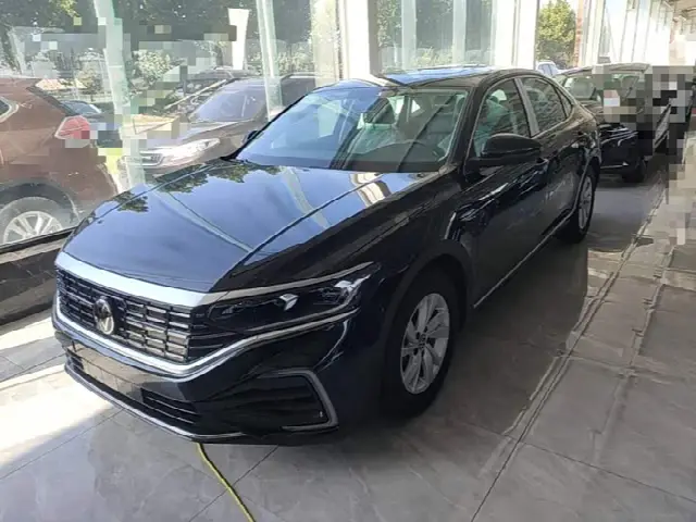 Volkswagen Passat Hybrid 2025, новый