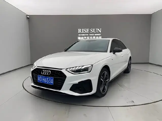 Audi A4L 2022, 17 000 км