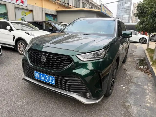 Toyota Crown Kluger 2022, 35 000 км