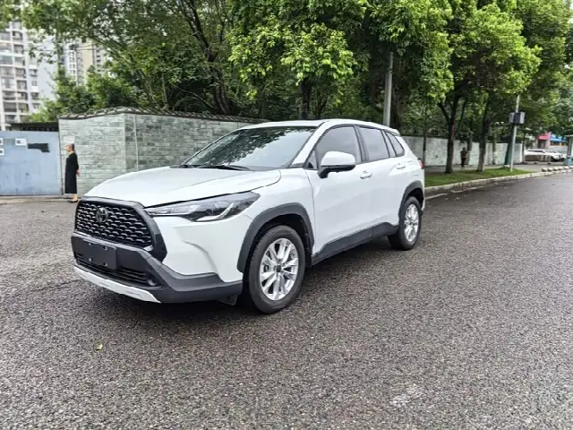 Toyota Corolla Cross 2023, 17 800 км
