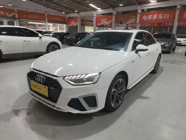 Audi A4L 2022, 87 000 км