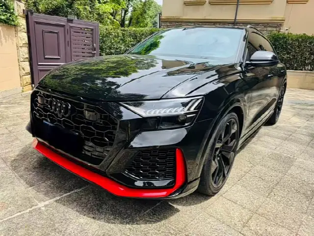 Audi RS Q8 2022, 3 000 км