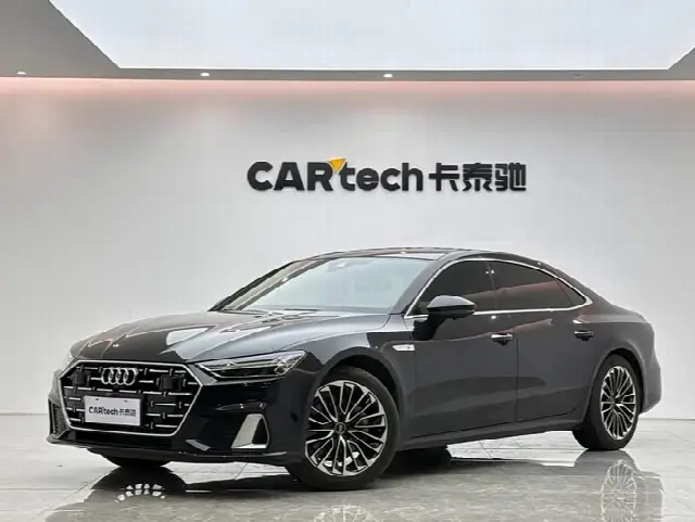 Audi A7L 2024, 30 000 км