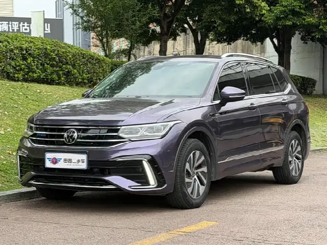 Volkswagen Tiguan L Hybrid 2022, 54 000 км