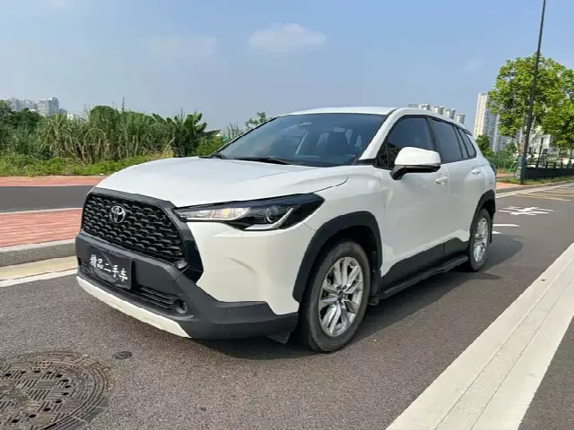 Toyota Corolla Cross 2024, 30 000 км