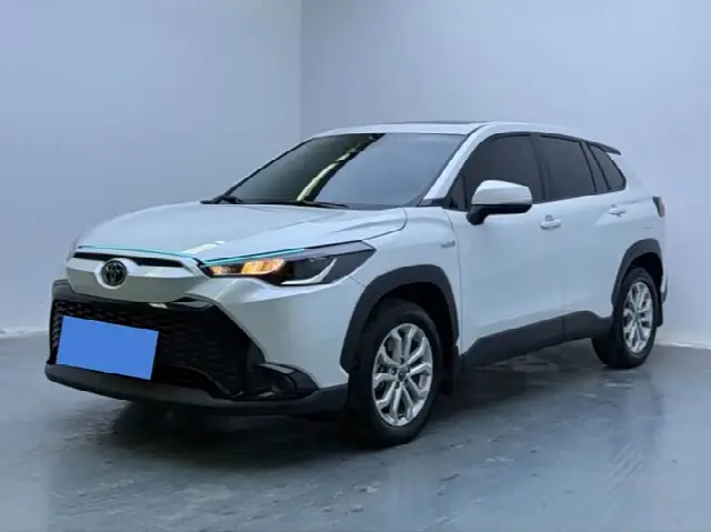 Toyota Frontlander 2023, 32 600 км