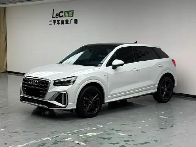 Audi Q2L 2022, 80 000 км