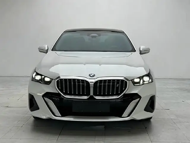 BMW i5 2024, 47 000 км