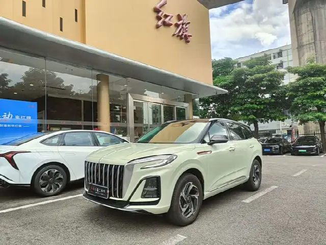 Hongqi HS3 2023, 16 200 км