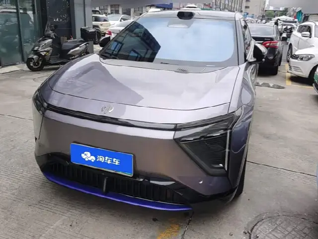 HiPhi Y 2023, 72 200 км