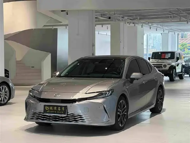 Toyota Camry 2024, 28 000 км
