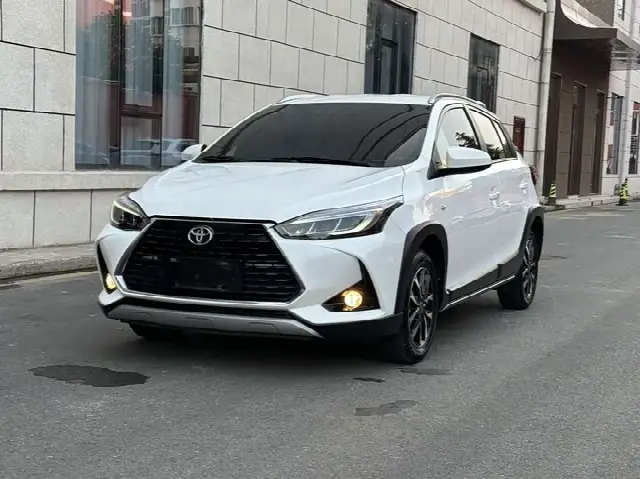 Toyota Yaris L Hatchback 2022, 15 000 км