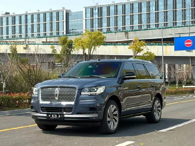 Lincoln Navigator 2022, 26 000 км