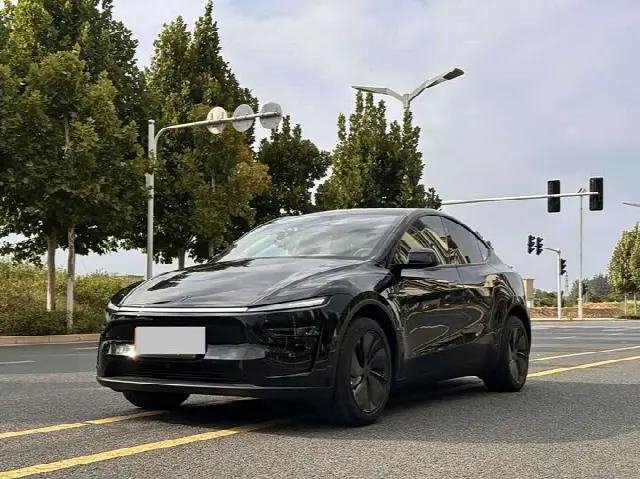 Tesla Model Y 2026, новый