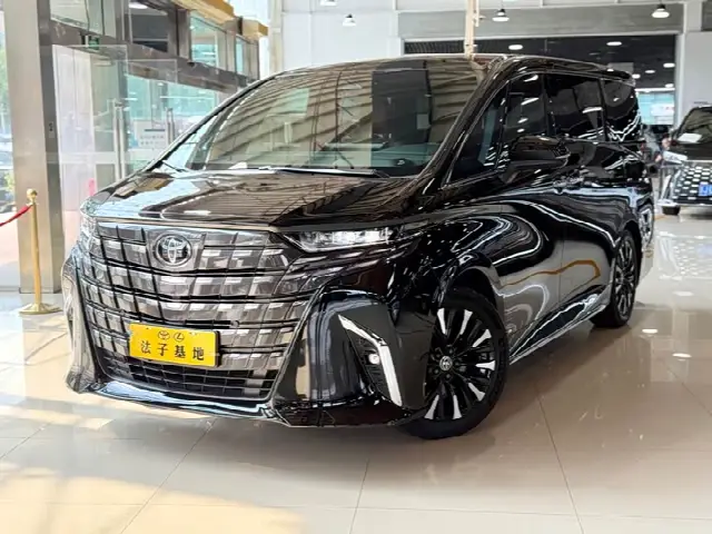 Toyota Alphard 2024, 50 000 км