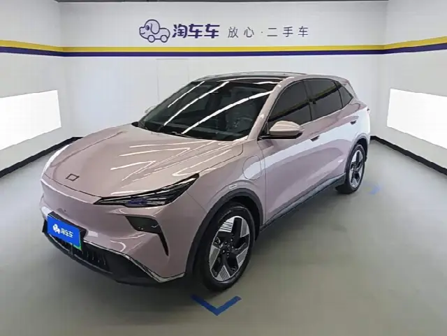 Bestune 03 2025, 18 400 км