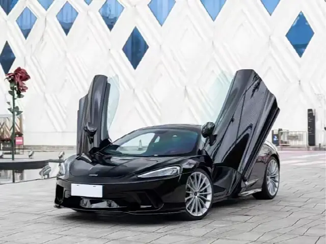 McLaren GT 2019, 9 800 км