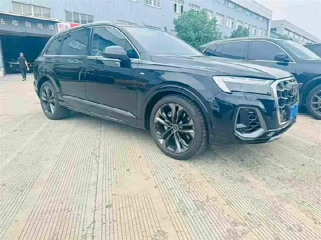 Audi Q7 — фото из объявления