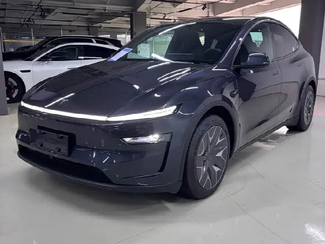 Tesla Model Y 2025, новый