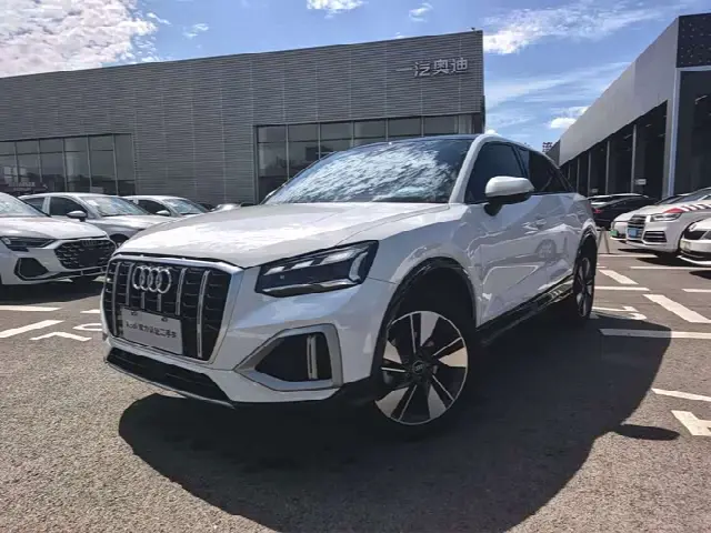 Audi Q2L 2023, 43 000 км