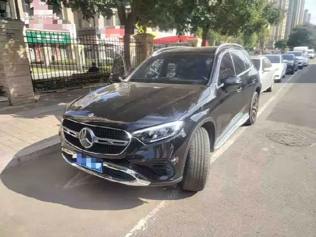 Mercedes-Benz GLC-Class 2023, 28 000 км