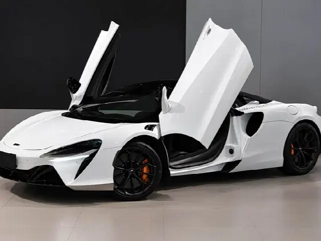 McLaren Artura 2023, 78 000 км
