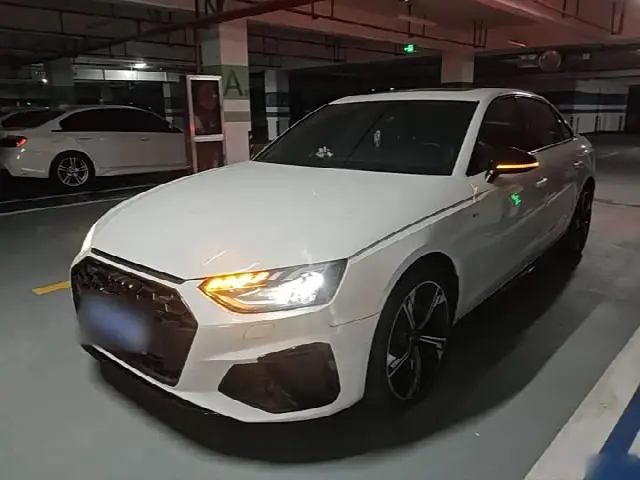 Audi A4L 2024, 13 600 км