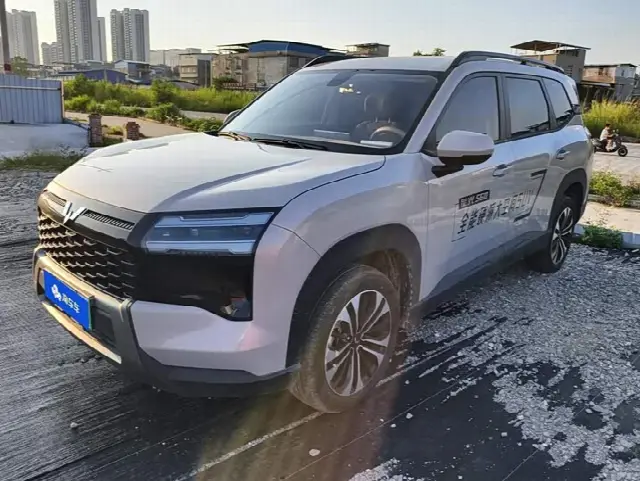 Wuling Starlight 560 Hybrid/EV 2026, 3 700 км