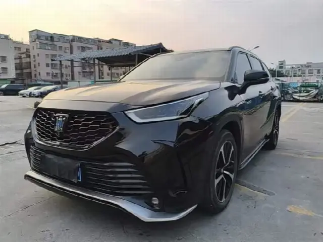 Toyota Crown Kluger 2022, 70 400 км