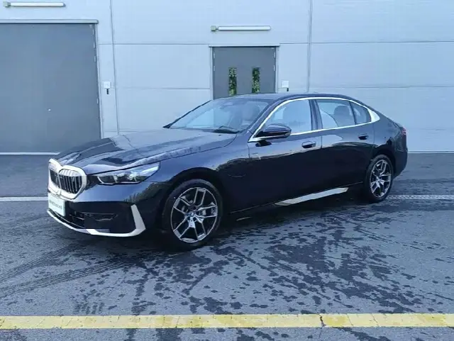 BMW i5 2024, 23 000 км