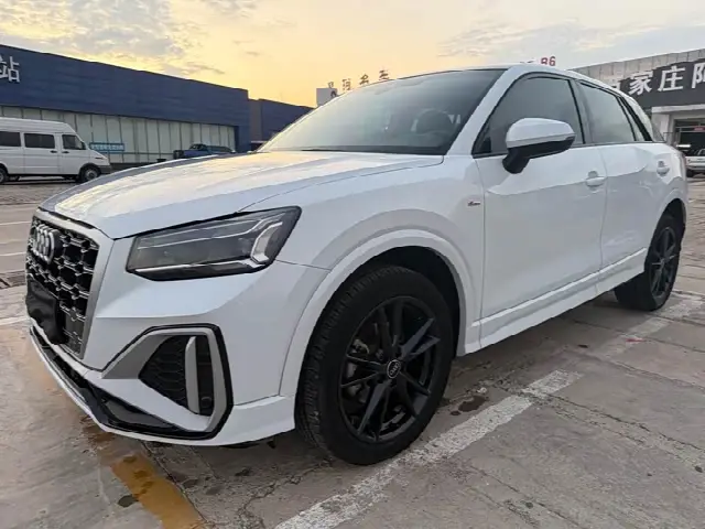 Audi Q2L 2022, 80 000 км