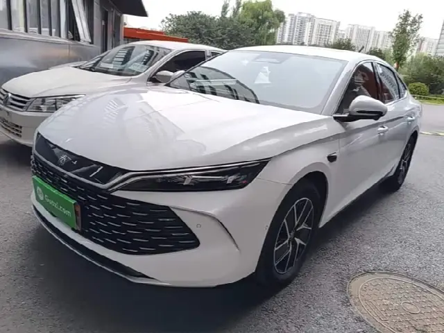 BYD Qin L 2025, 7 700 км