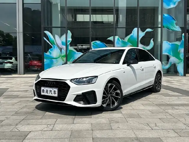 Audi A4L 2023, 47 000 км