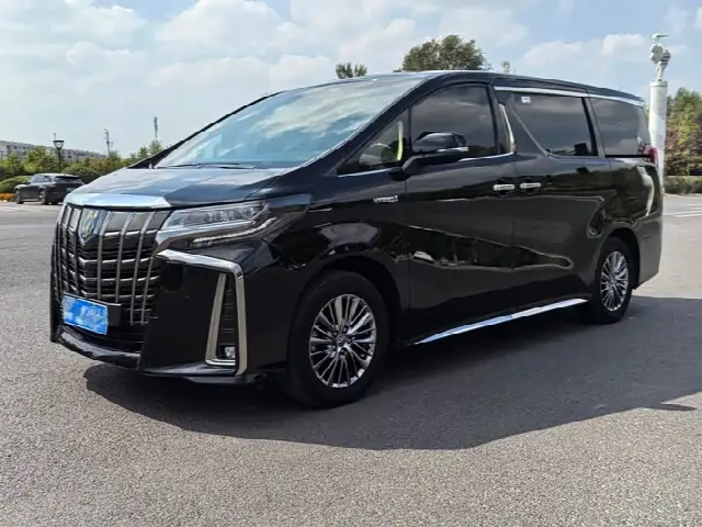 Toyota Alphard 2023, 90 000 км