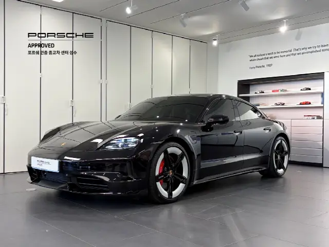 Porsche Taycan 2020, новый