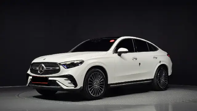 Mercedes-Benz GLC-Class 2023, 70 093 км