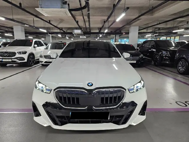 BMW 5 Series 2023, 9 700 км