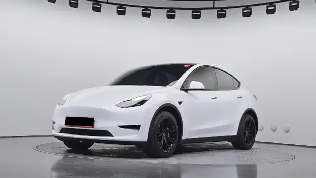 Tesla Model Y 2020, 78 122 км