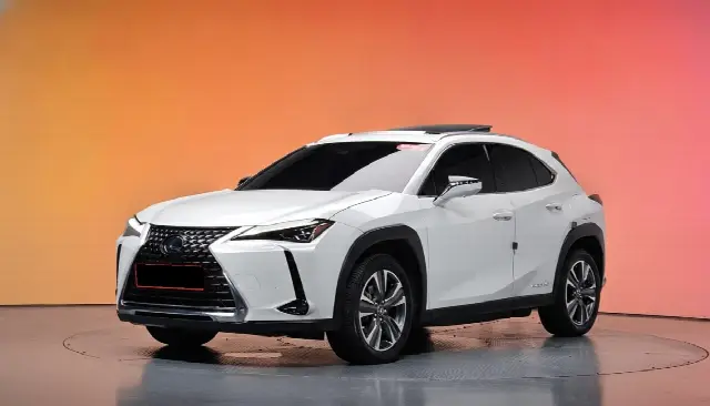 Lexus UX — фото из объявления