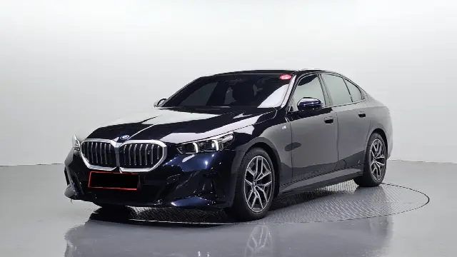 BMW i5 — фото из объявления