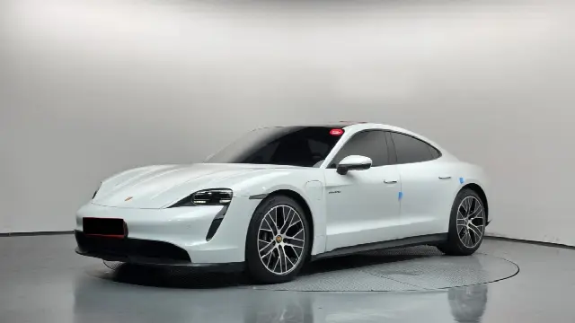 Porsche Taycan — фото из объявления
