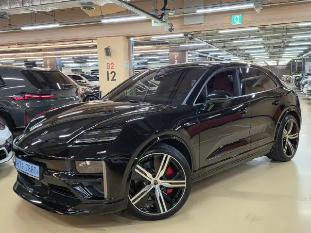 Porsche Macan 2024, новый