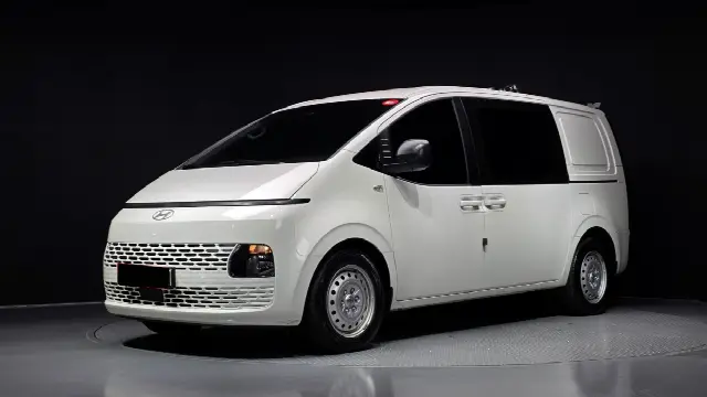 Hyundai Staria 2021, 8 525 км