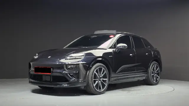 Porsche Macan 2024, 2 614 км